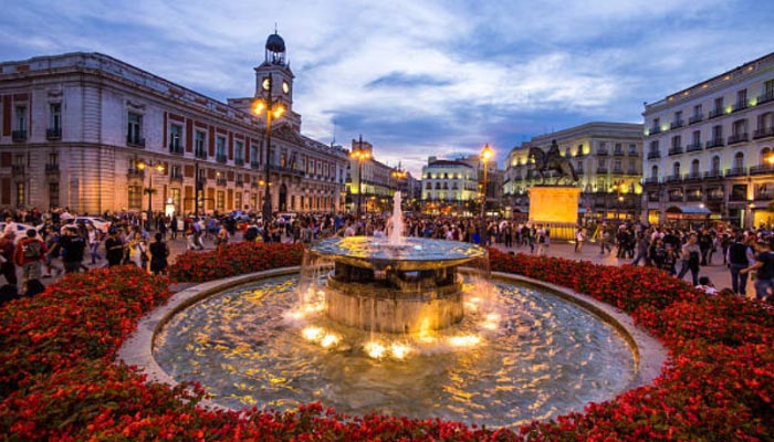Puerta-del-Sol-com-Flores