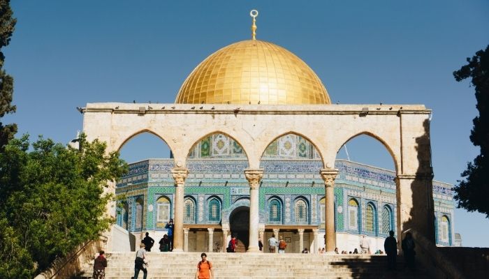 Como as pessoas se vestem em Israel? Saiba tudo e previna-se