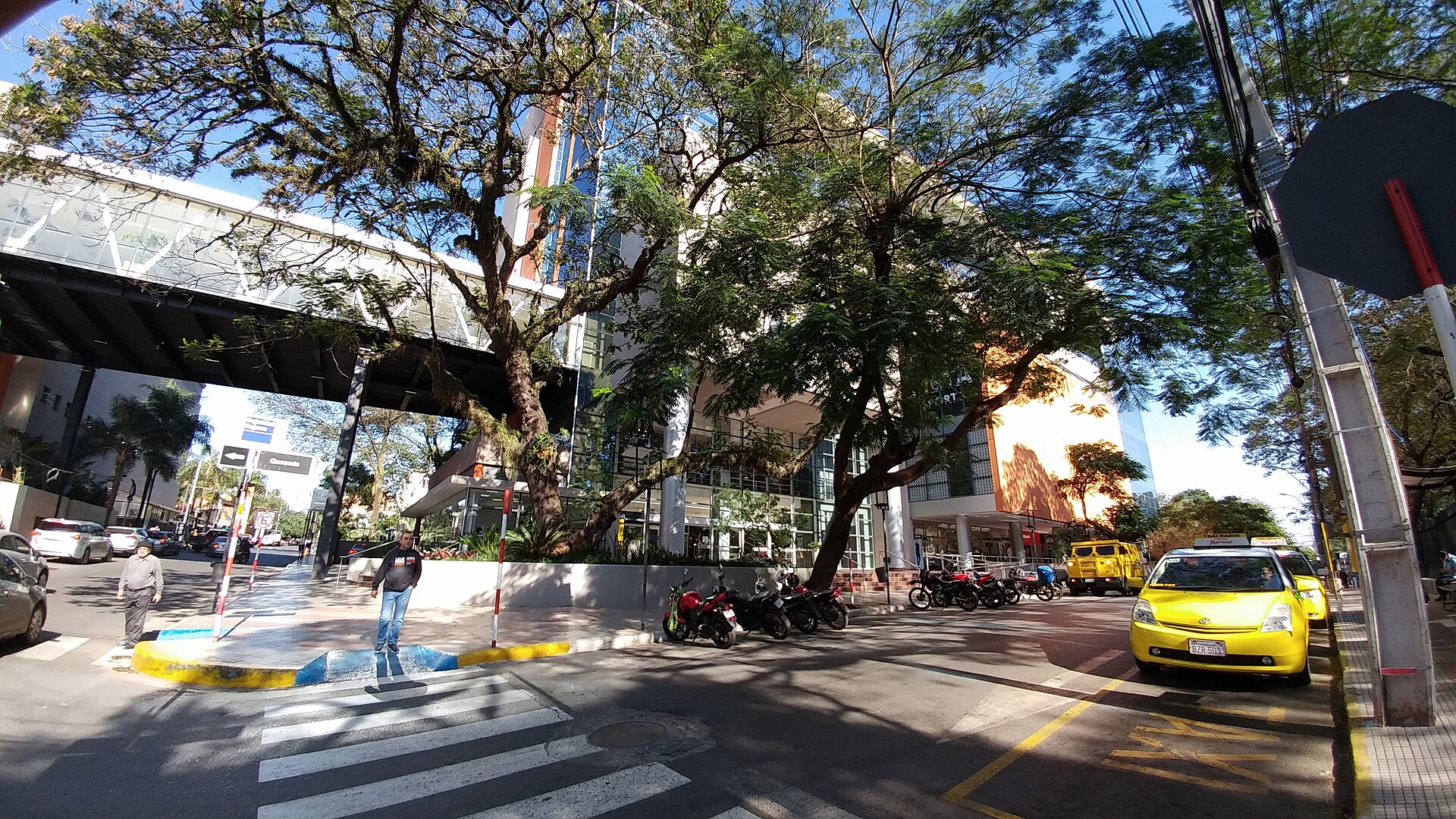 Prédios residenciais no bairro Villa Morra, em Assunção