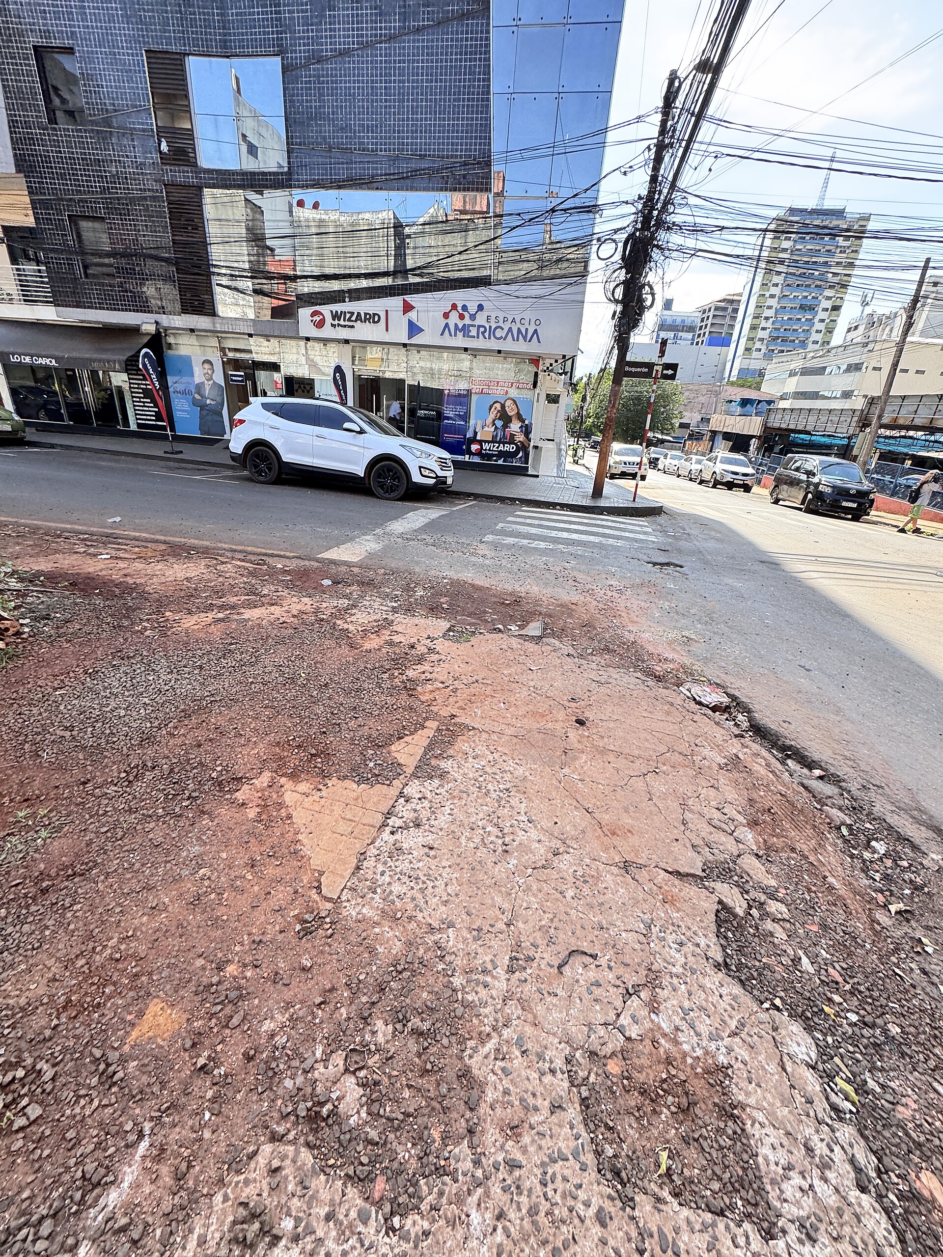 Rua comercial no microcentro de Ciudad del Este