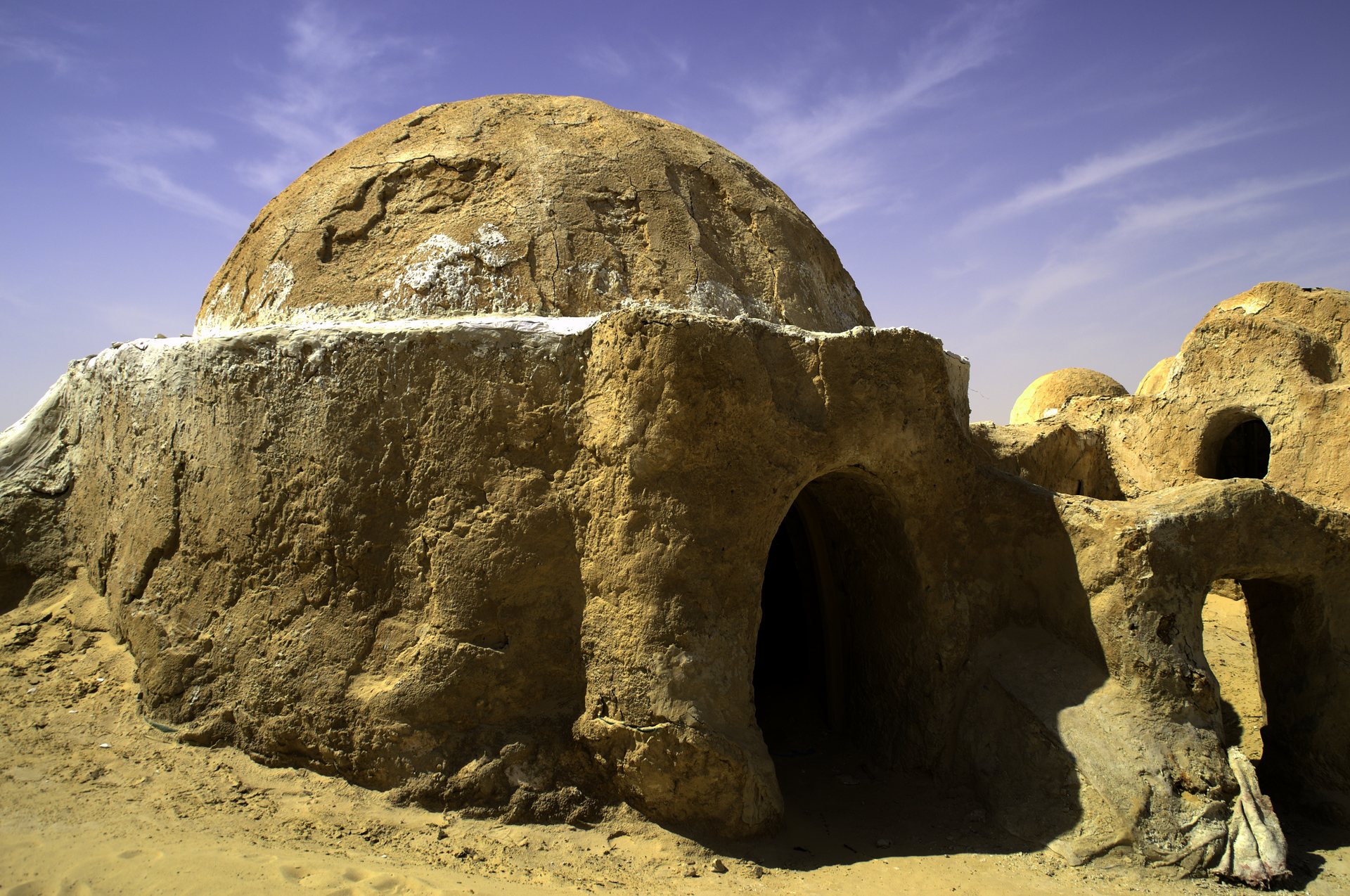 Cenário de Mos Espa, cidade de Star Wars construída nas dunas perto de Nefta