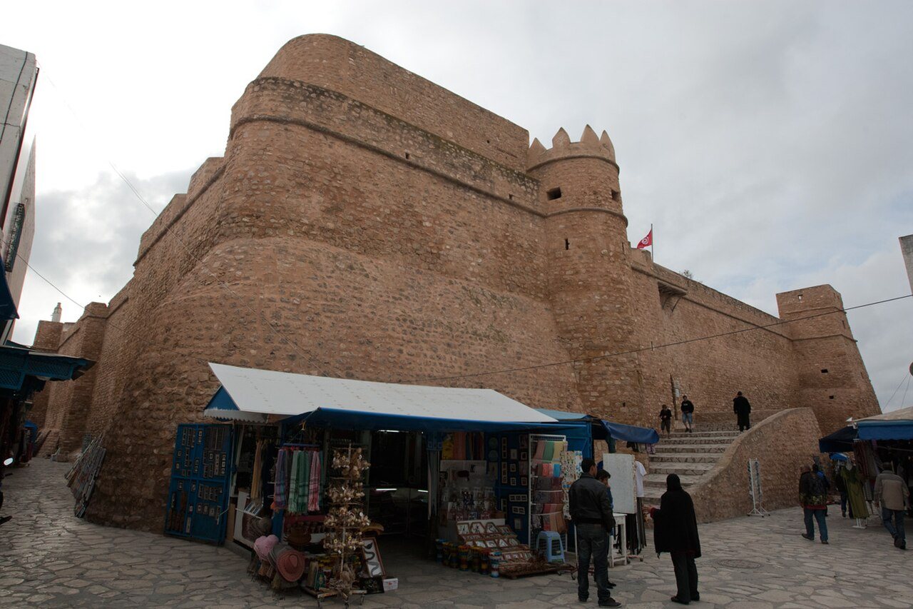 Muralhas da kasbah na medina de Hammamet
