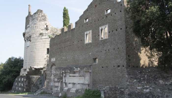 Ruinas do Mausoléu da Cecilia Metella